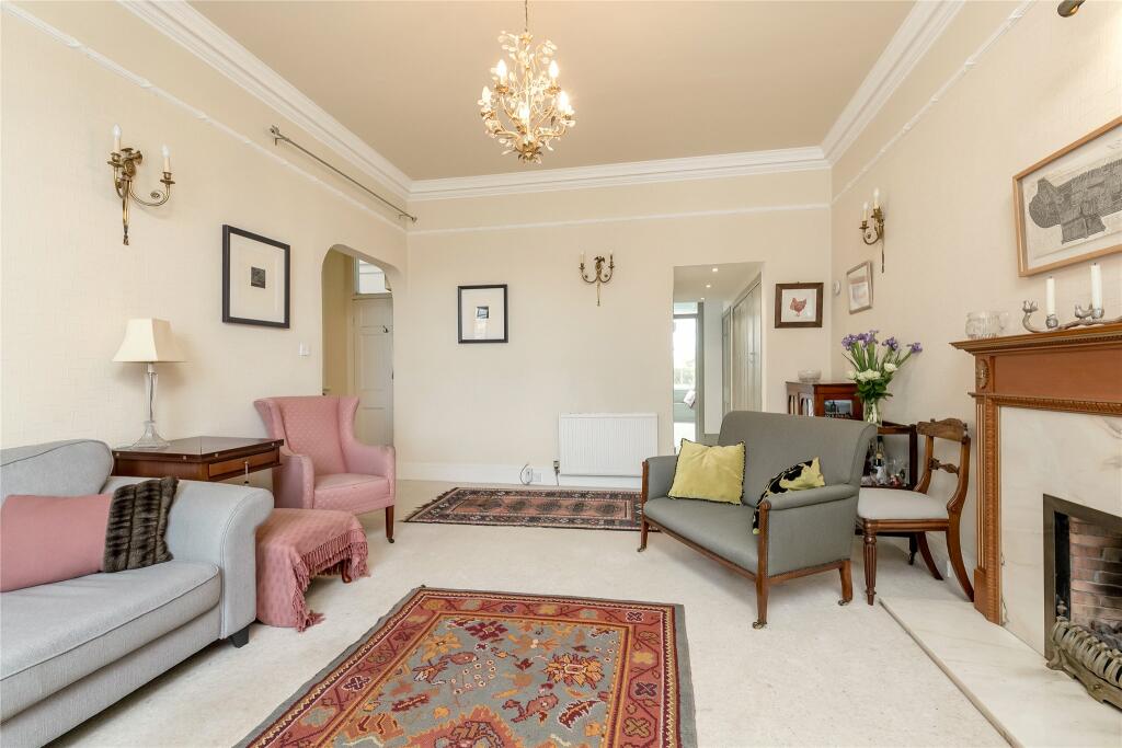 Apartment in Edinburgh, Stockbridge - View 4