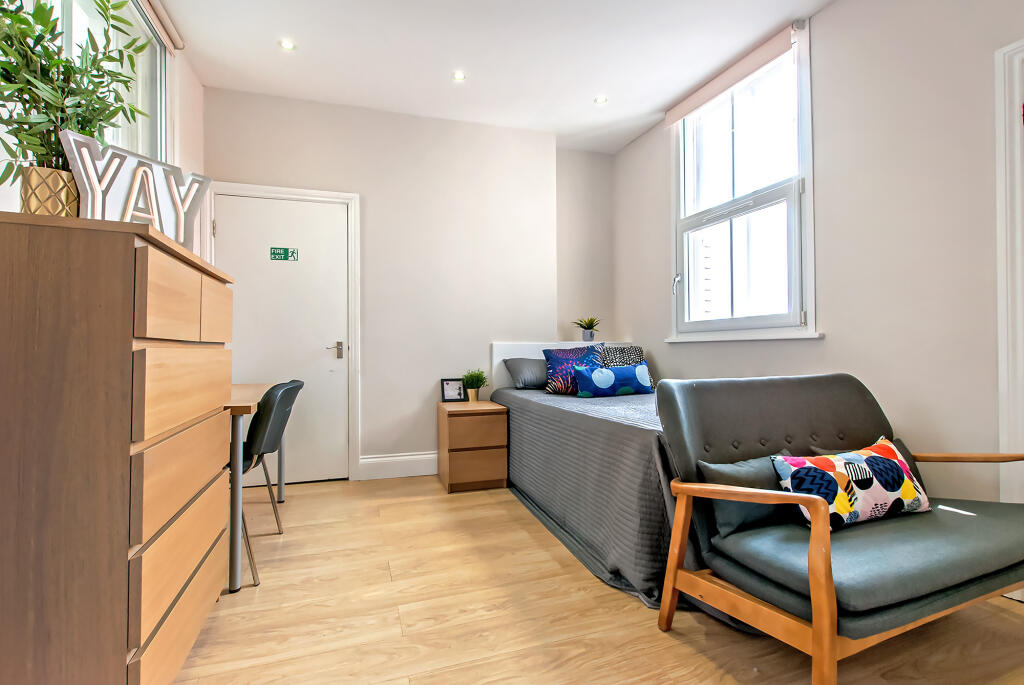 Apartment in Newcastle upon Tyne - View 4