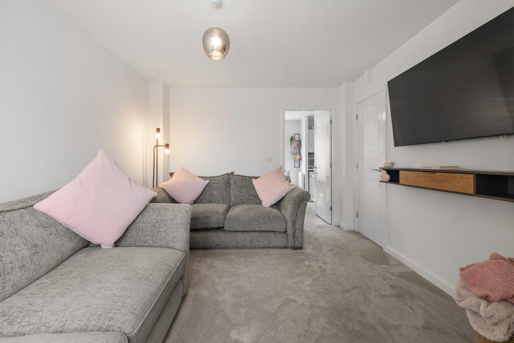 House in Worcester - View 5