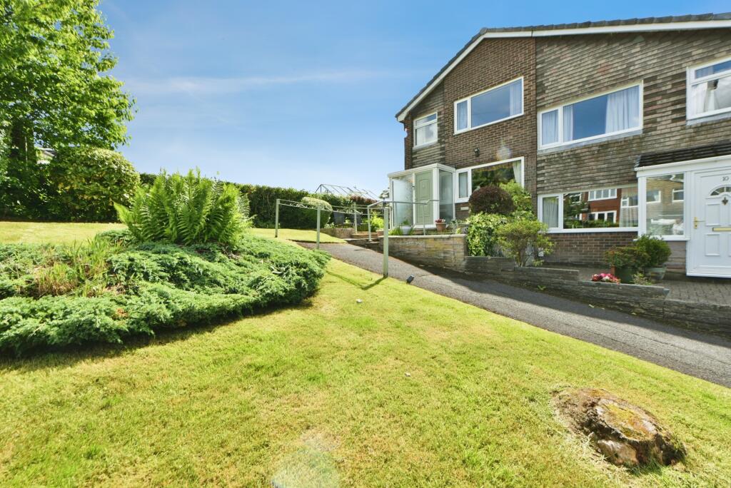 Main image of property: Instow Close, Chadderton, Oldham, OL9
