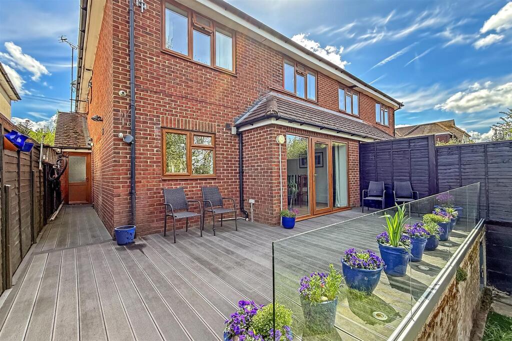 Additional image 22 of Mount Drive, Park Street, St. Albans