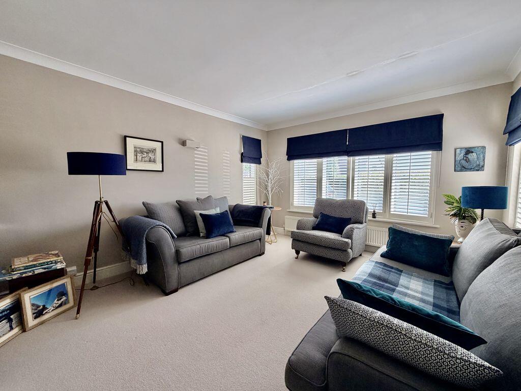 House in Hemel Hempstead, Chepping Wycombe - More