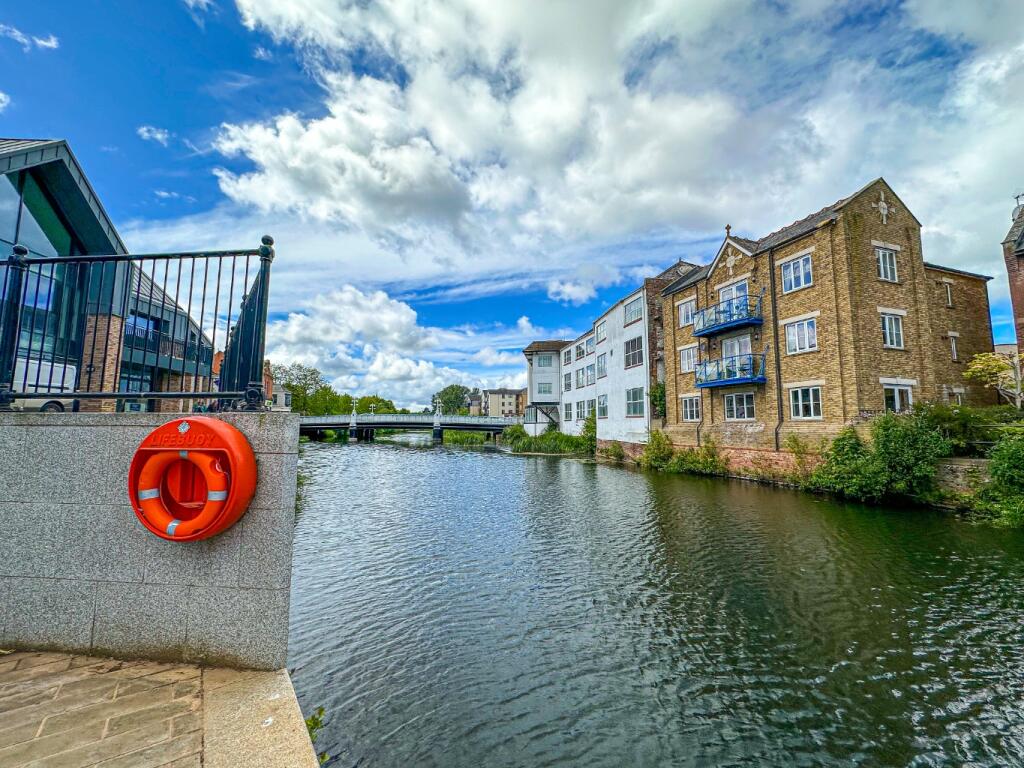 Apartment in Taunton - View 2