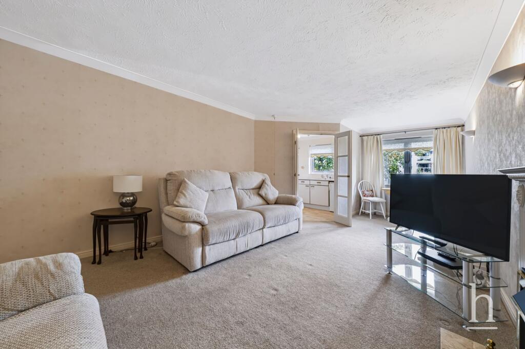 Apartment in Wirral, Liverpool City Region - More