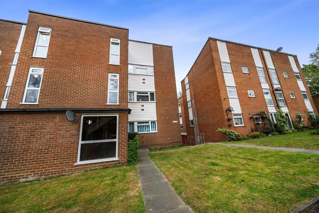 Main image of property: Kempton Close, Erith