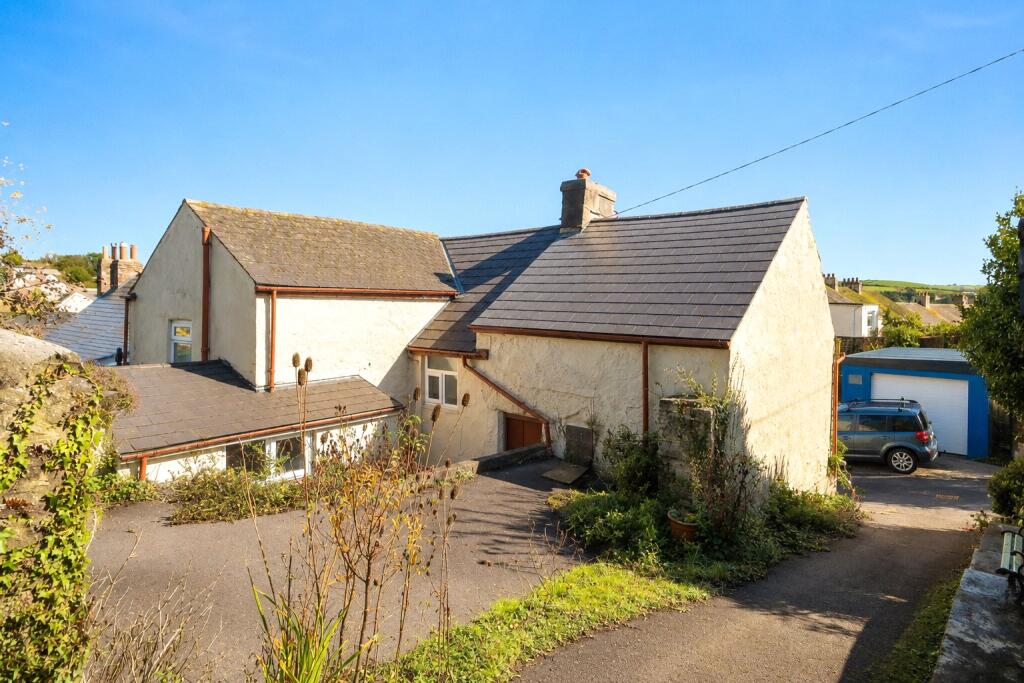3-bed semi-detached on 11, Pitt Hill, Appledore, Bideford, £200,000