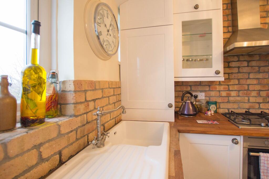 Apartment in Twickenham - View 4