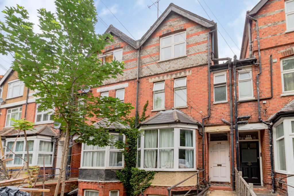 Main image of property: London Road, Reading, Berkshire