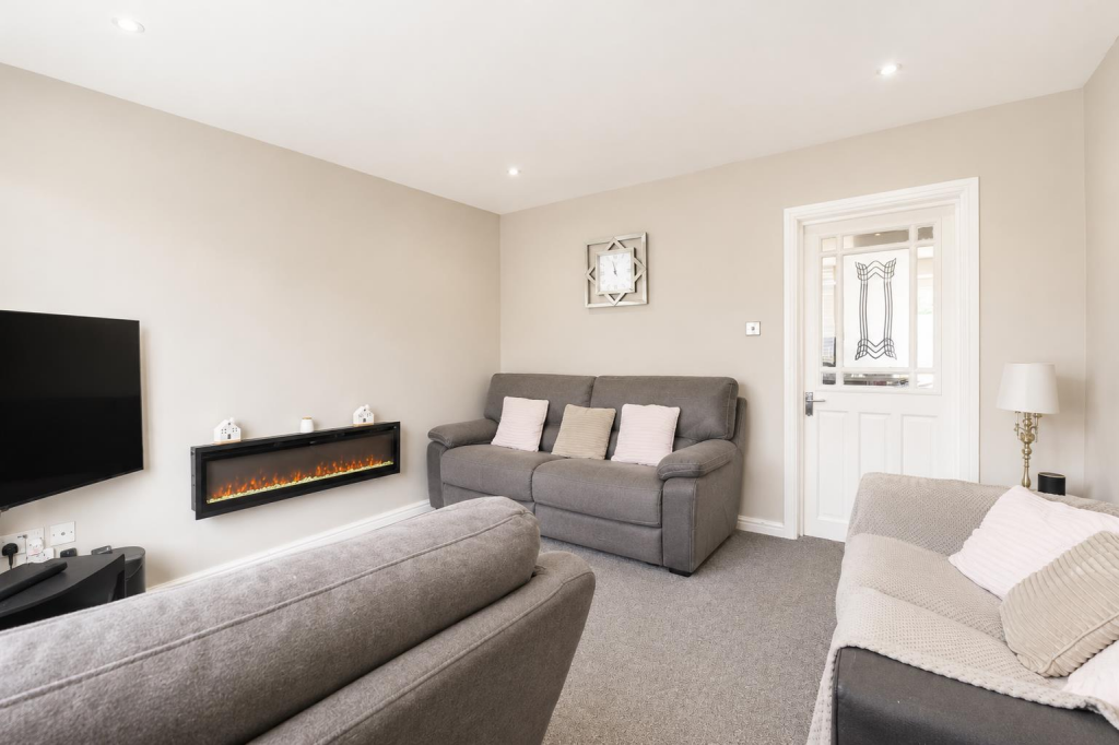 House in Tameside, Greater Manchester - View 3