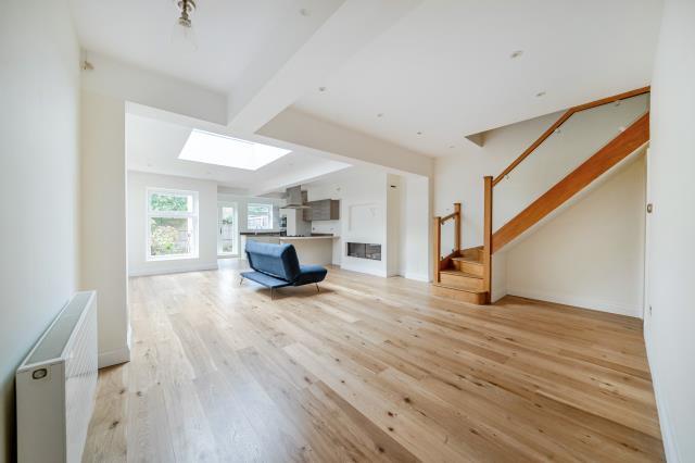3-bed semi-detached on Sheendale Road, Richmond, £1,150,000
