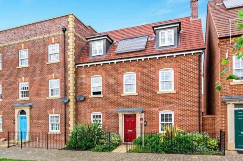 Main image of property: Room 2 Saxon Way, Great Denham, Bedford