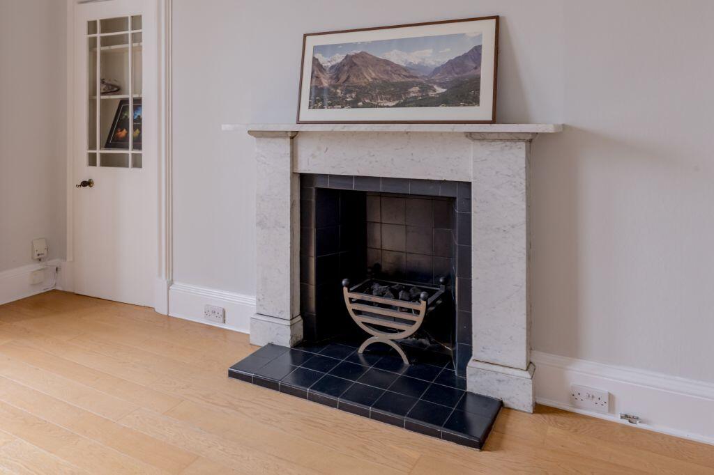 Apartment in Edinburgh, Airlie Place, New Town/Broughton - View 5