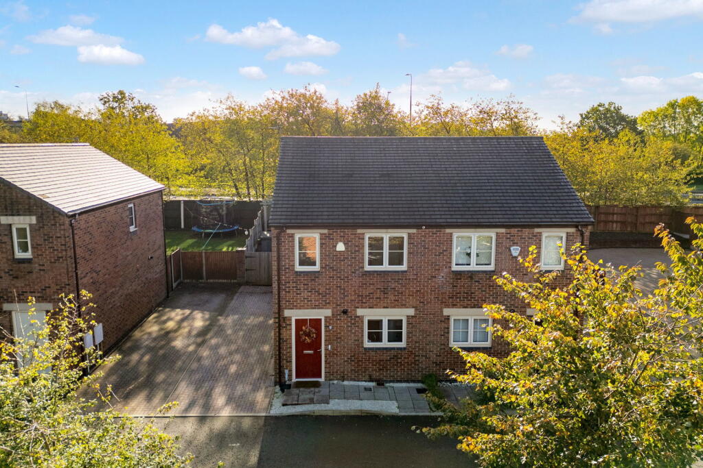 3-bed semi-detached on Brook Meadow Close,Tyldesley,Manchester,M29 7JD, £280,000