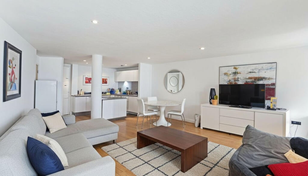 Main image of property: Battersea Park Road, London, SW8