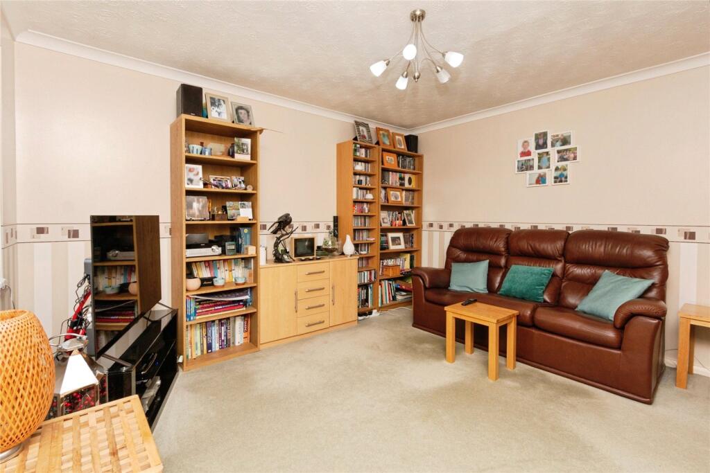 Ruskin Close, Basingstoke, Hampshire, RG21 photo 2