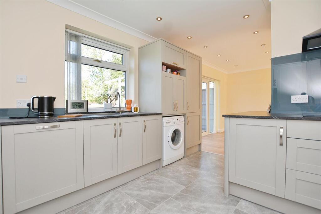 House in Messingham, North Lincolnshire - View 2