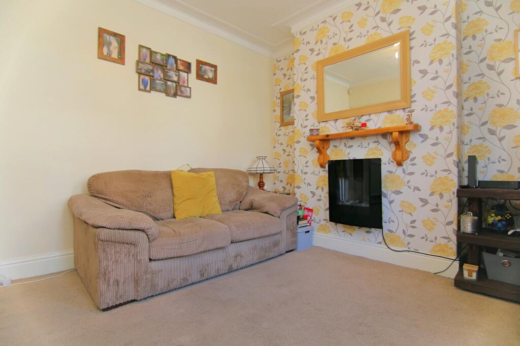 House in Bradford, West Yorkshire - View 3