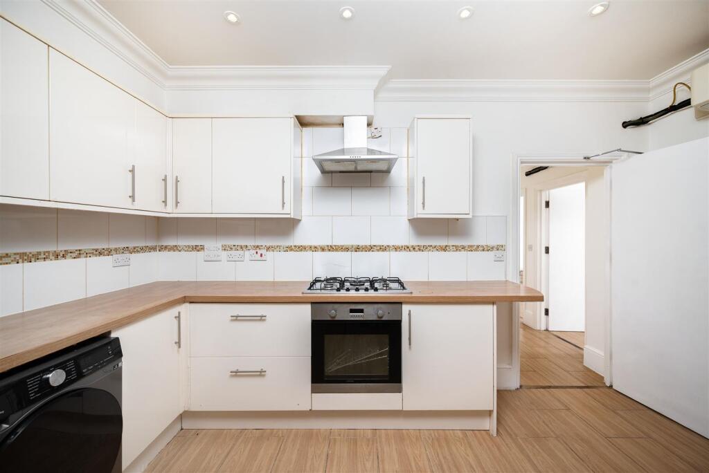 Apartment in London - View 5