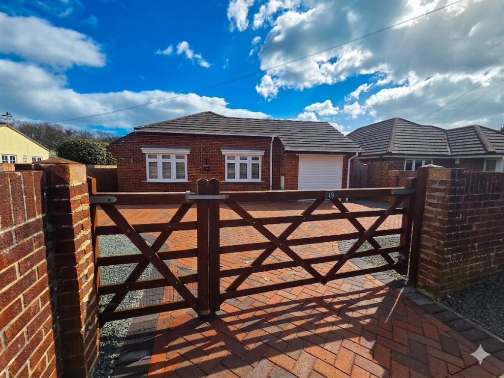 Main image of property: Fleet End Road, Warsash, Southampton