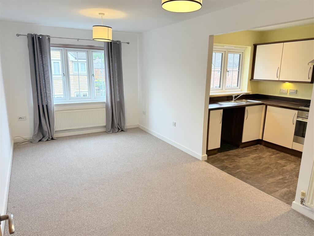 Apartment in Wakefield - View 5
