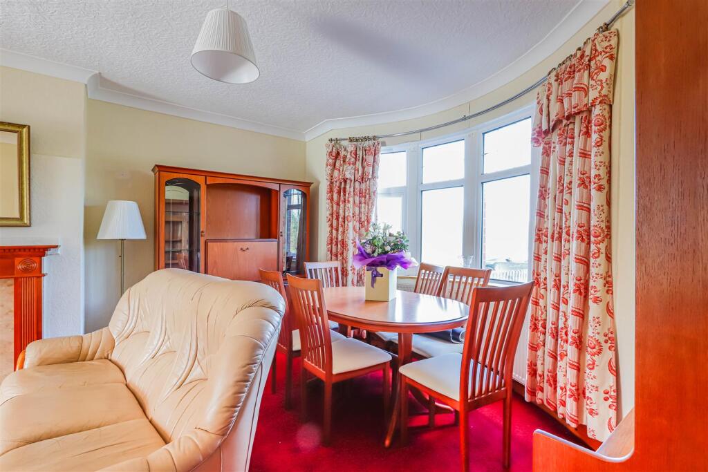 House in Barry, Merthyr Dyfan - View 4