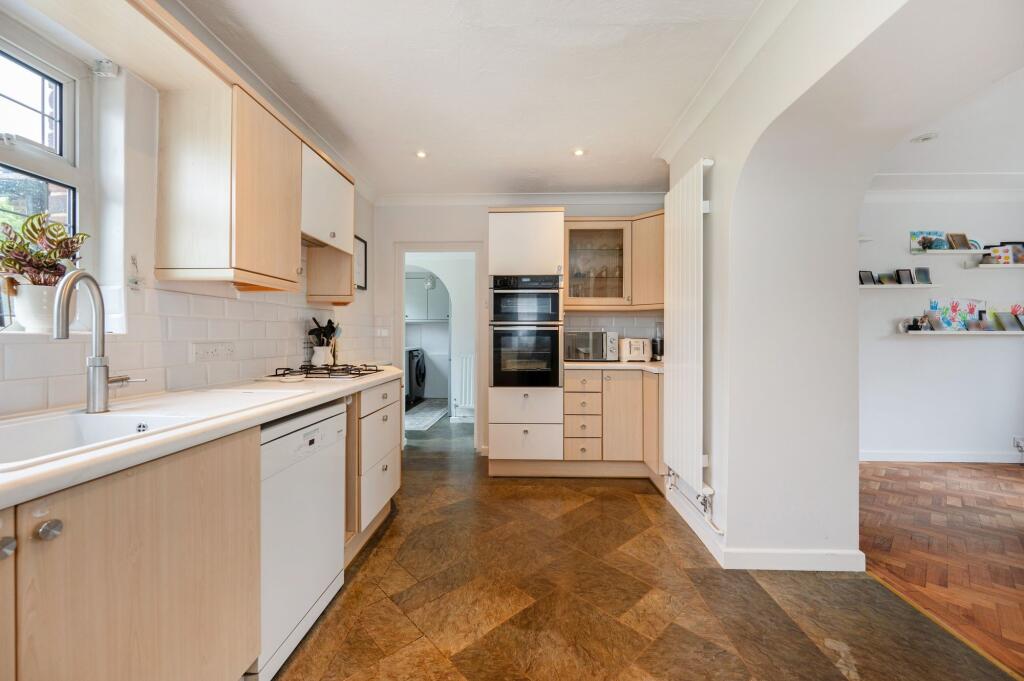 Grosvenor Road, Chichester, PO19 - View 3