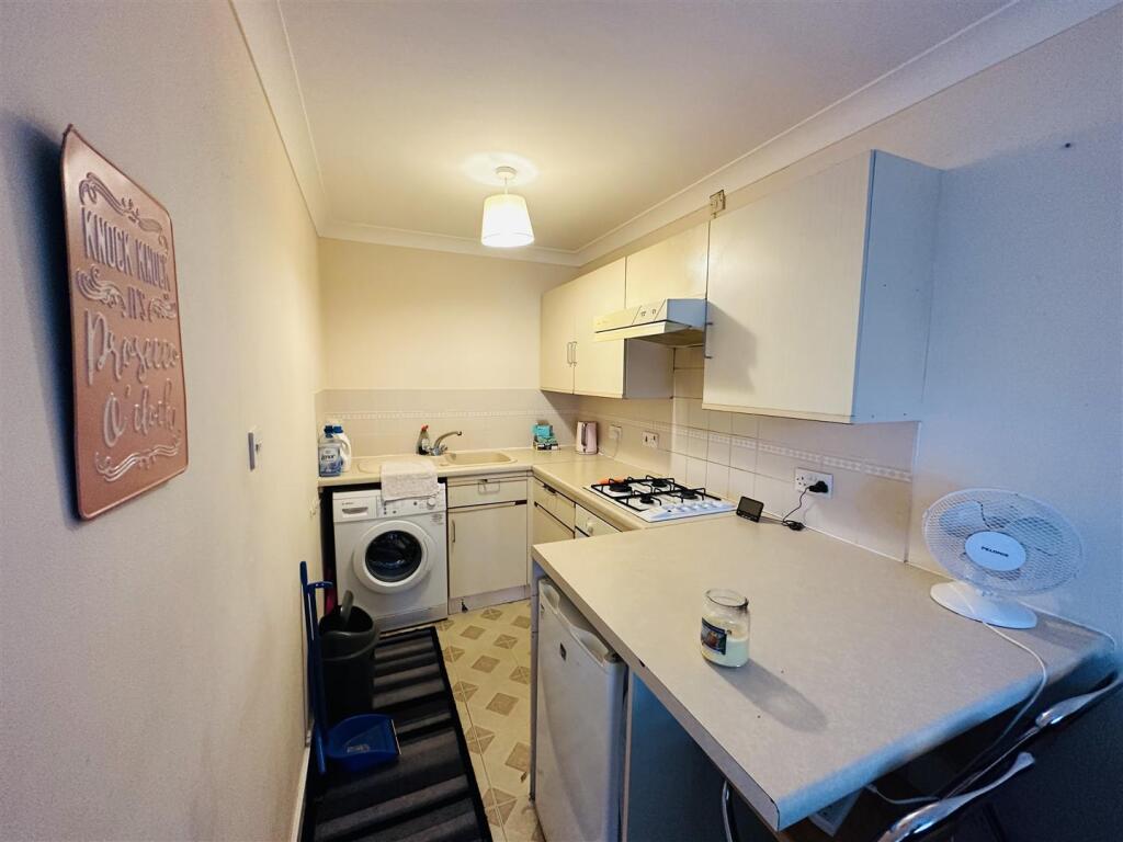 Yellowhammer Court, Colindale, NW9 photo 3