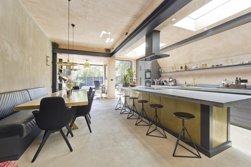 House in London - View 4