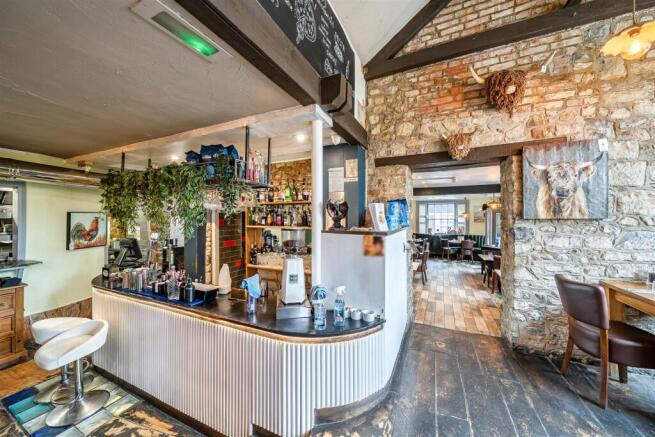 Restaurant bar