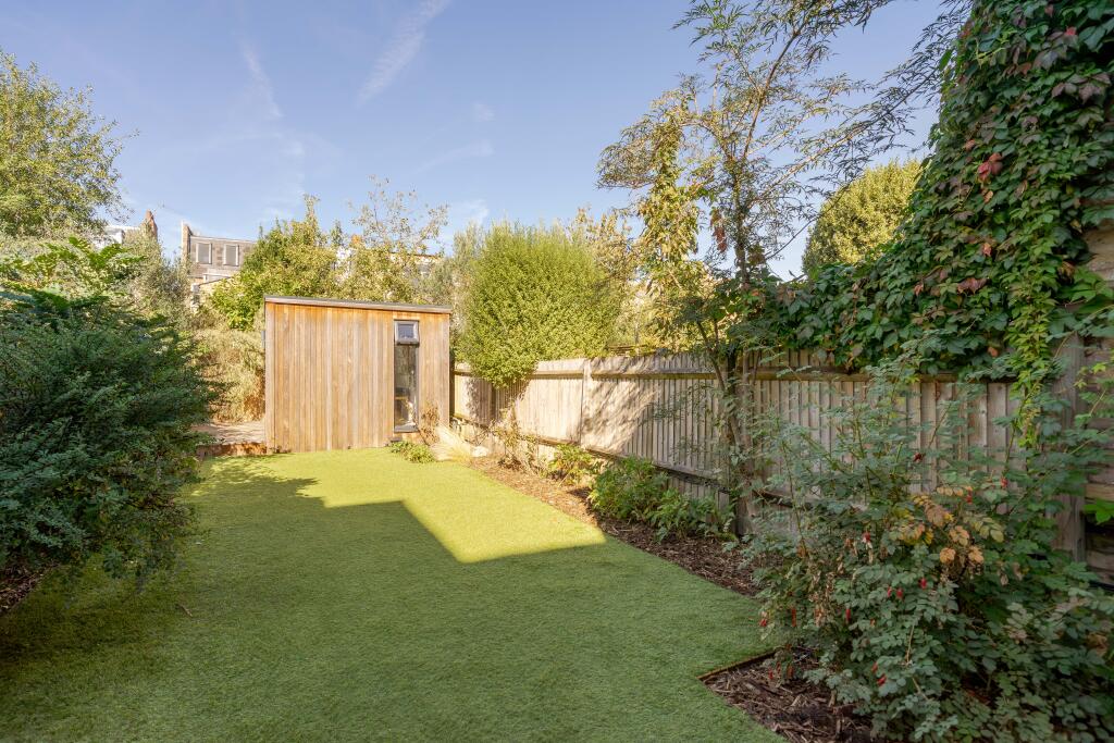 House in London - View 4