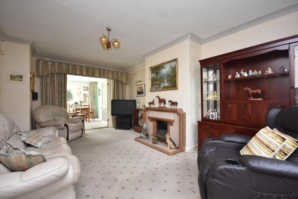 63 Coleridge Avenue, Penarth, CF64 2SR photo 2