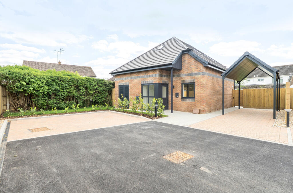 Main image of property: Montfort Place, Botley Road, Romsey, Hampshire, SO51