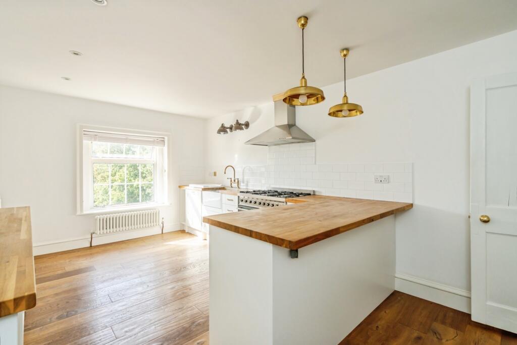Apartment in Portsmouth - View 5