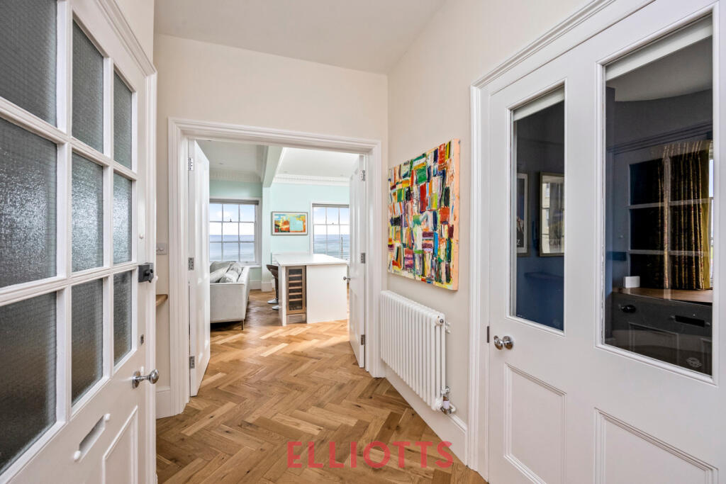 Apartment in Hove, Brunswick - More