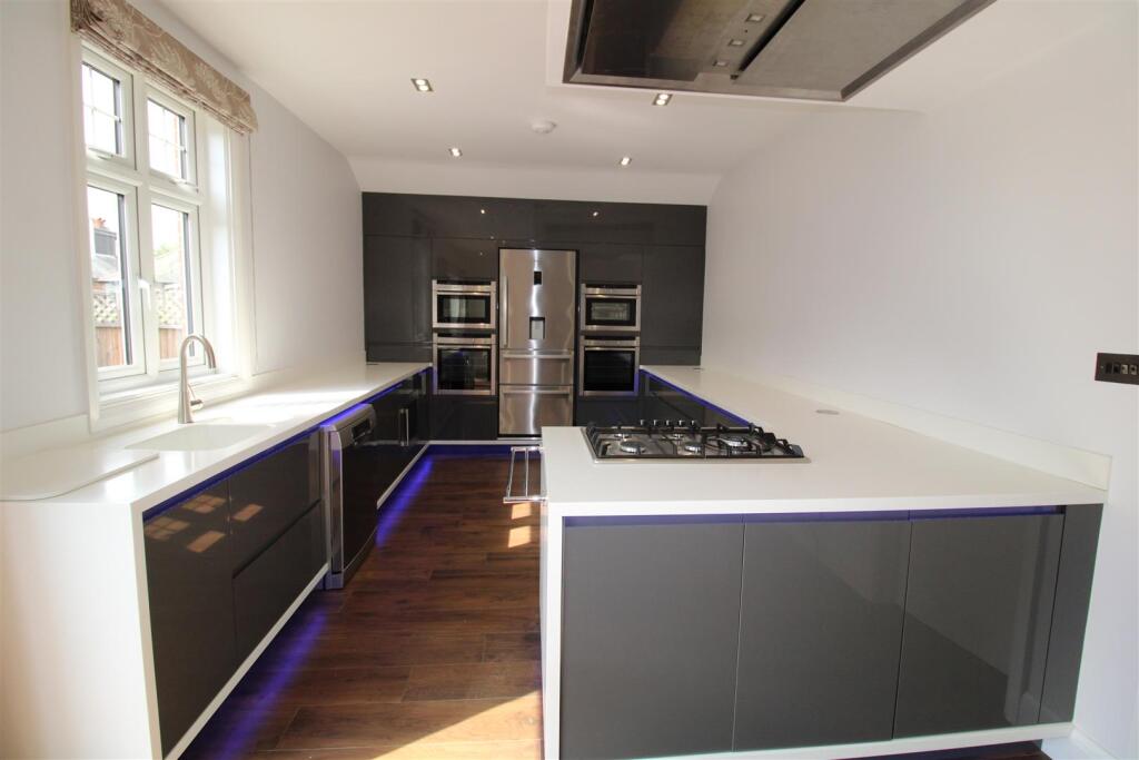 House in Guildford - View 2