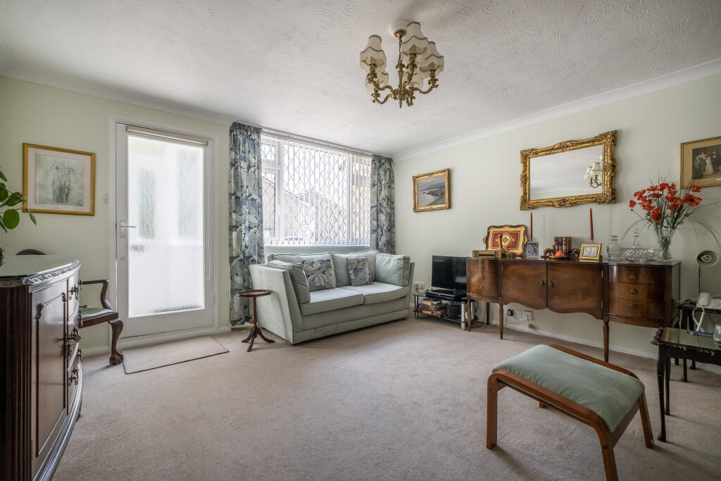 House in Twickenham - More