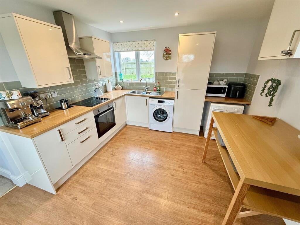 Nightingale Close, Scratby, Great Yarmouth photo 2