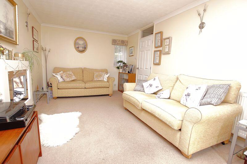 Foster Close, Stubbington, PO14 photo 3