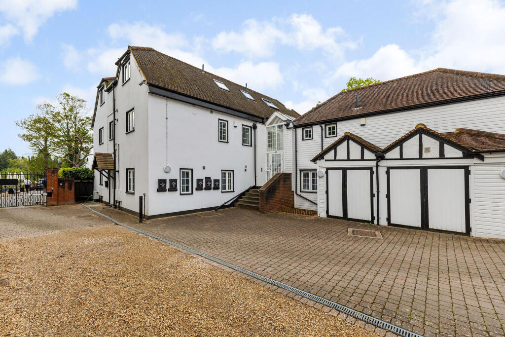 Main image of property: Boulters Lock Island, Maidenhead, SL6