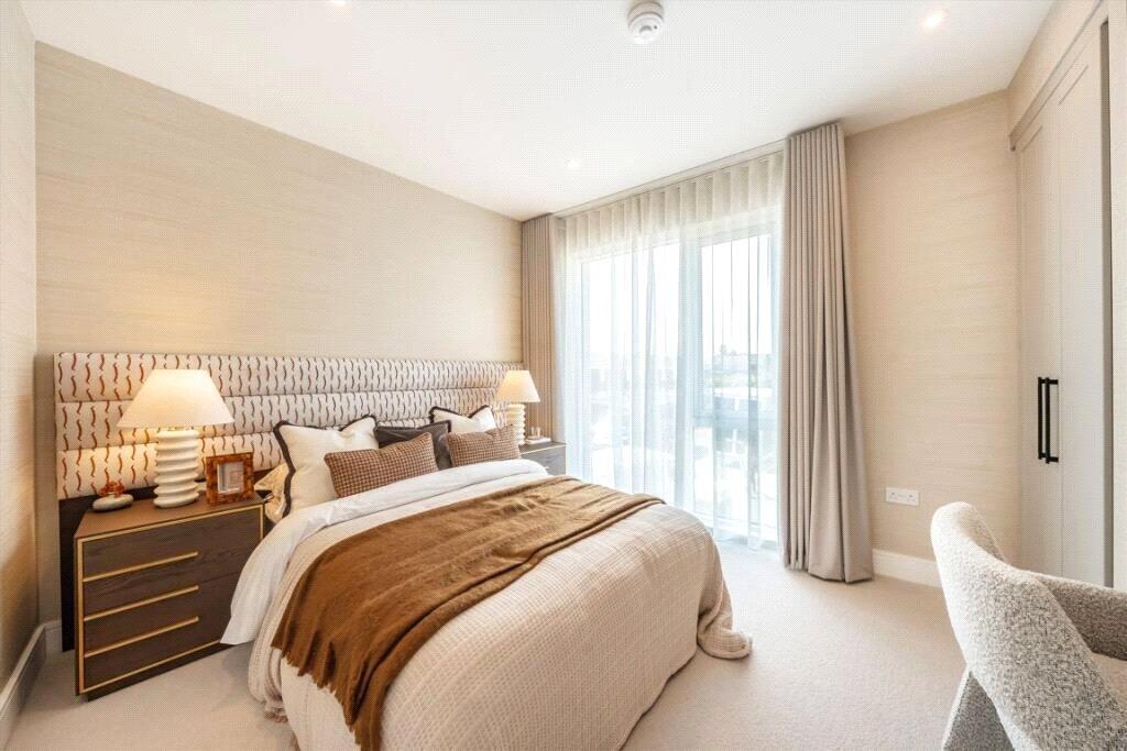 House in Twickenham - View 5