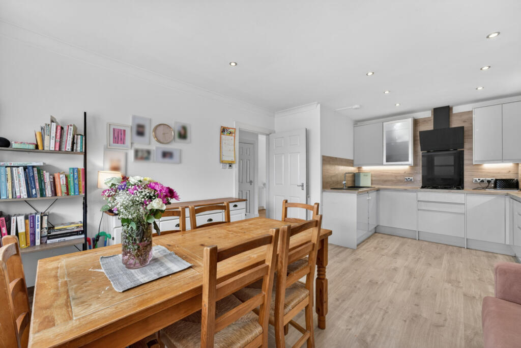 41J Ayr Road, Prestwick, KA9 1SY photo 4