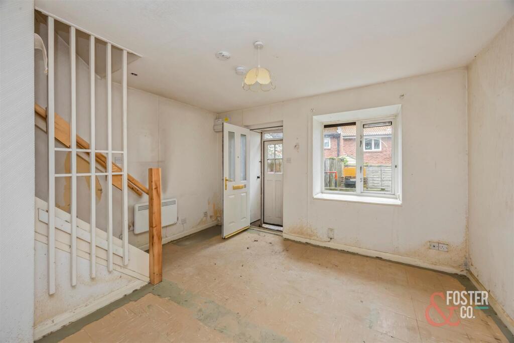 Hunstanton Close, Ifield, Crawley photo 4