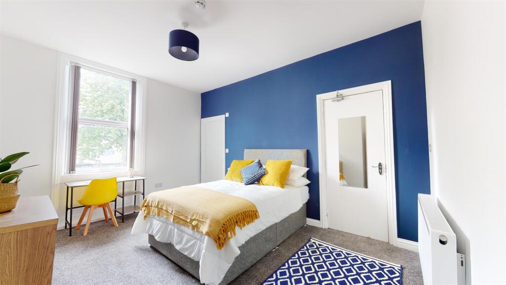 Main image of property: Kirkgate, Shipley