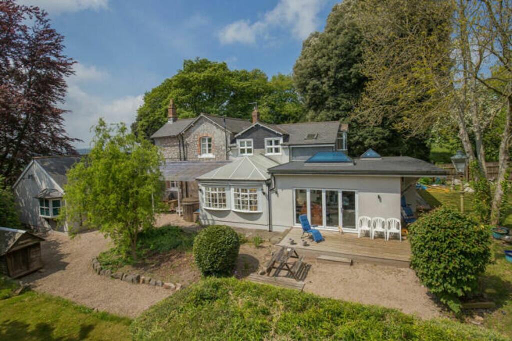 Main image of property: Newton Road, Bishopsteignton, TQ14