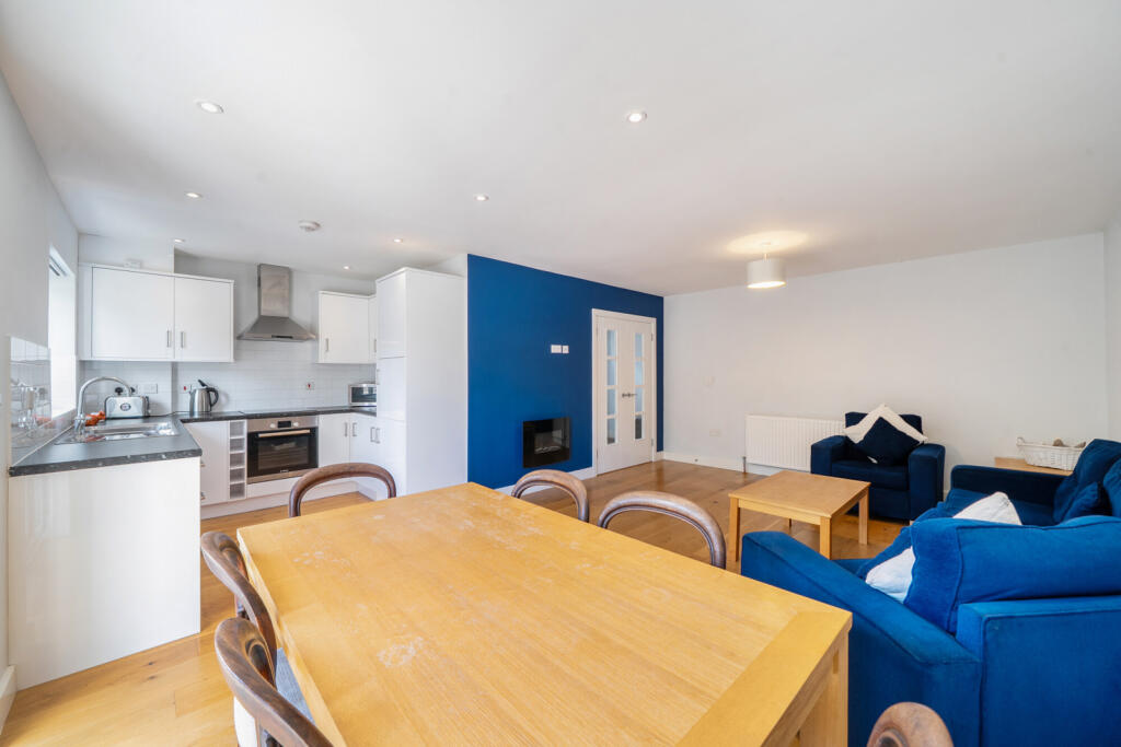 House in Southall - View 5