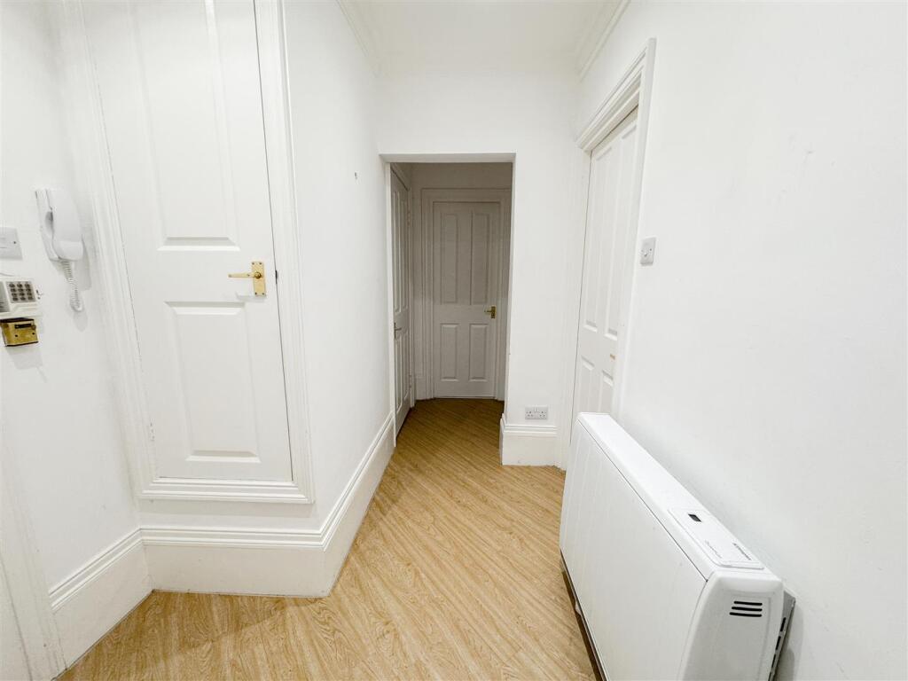 Apartment in Tonbridge - More