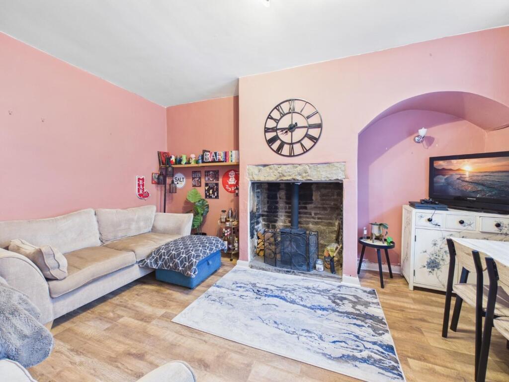 House in Bradford, Ferncliffe, Bingley - View 4