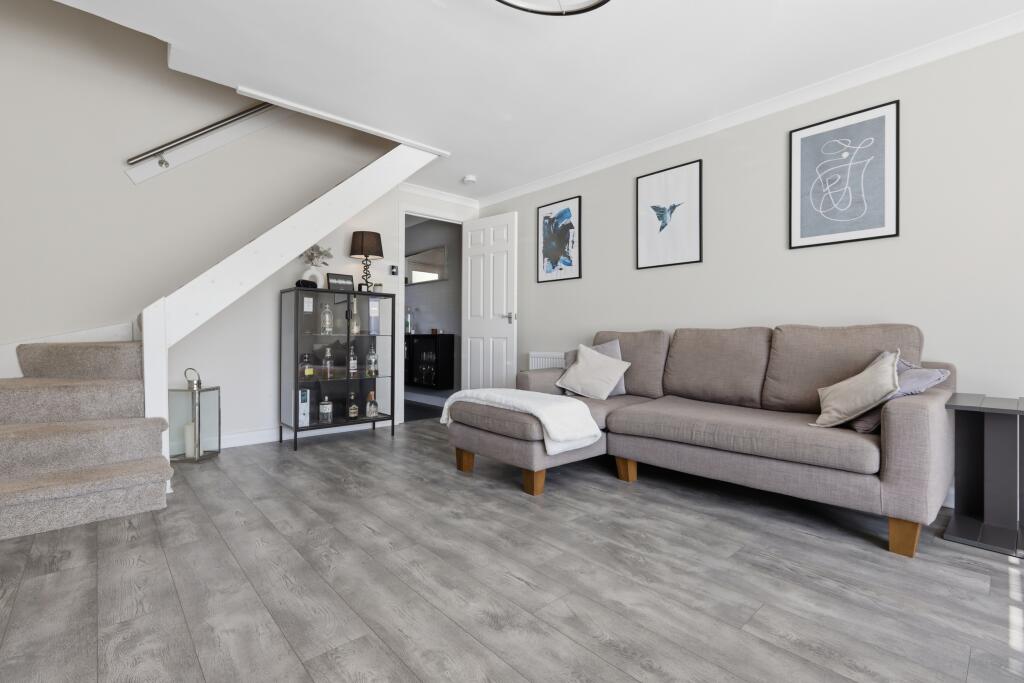 24 Falkland Crescent, Bishopbriggs, Glasgow, G64 photo 4