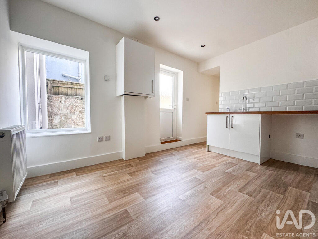 Apartment in Plymouth - View 4