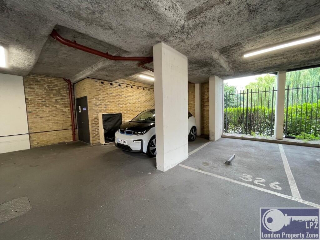 Main image of property: Boardwalk Place, London E14